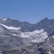 Pohled na Johanisberg 3453m vlevo a Eisk�gele 3426m.